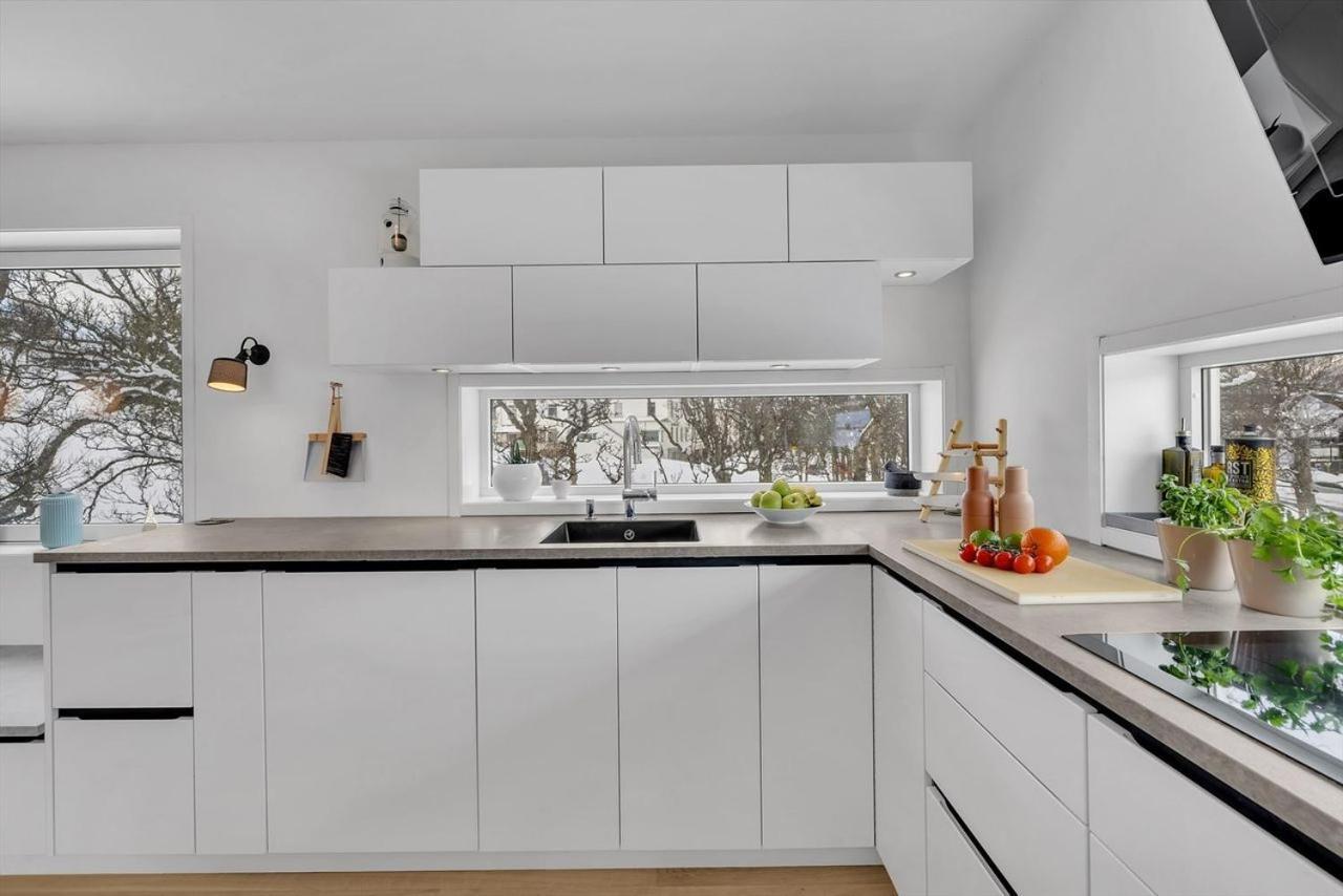 Kais Sauna, Jacuzzi, Cinema And Balcony House! Central Location Tromso Exterior photo